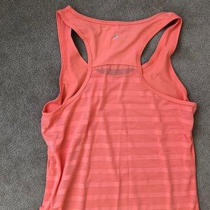 Workout tank top